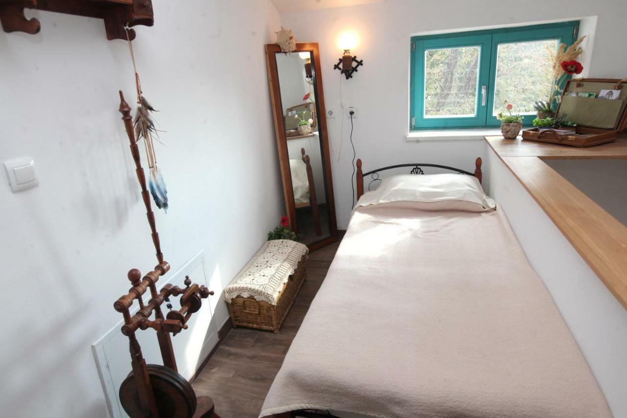 Vila Salamander Stanjel Luaran gambar